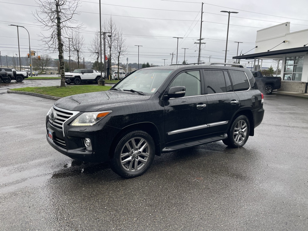 2014 Lexus LX 570's photo