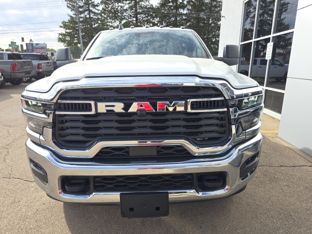 2025 Ram 2500 Tradesman photo 2