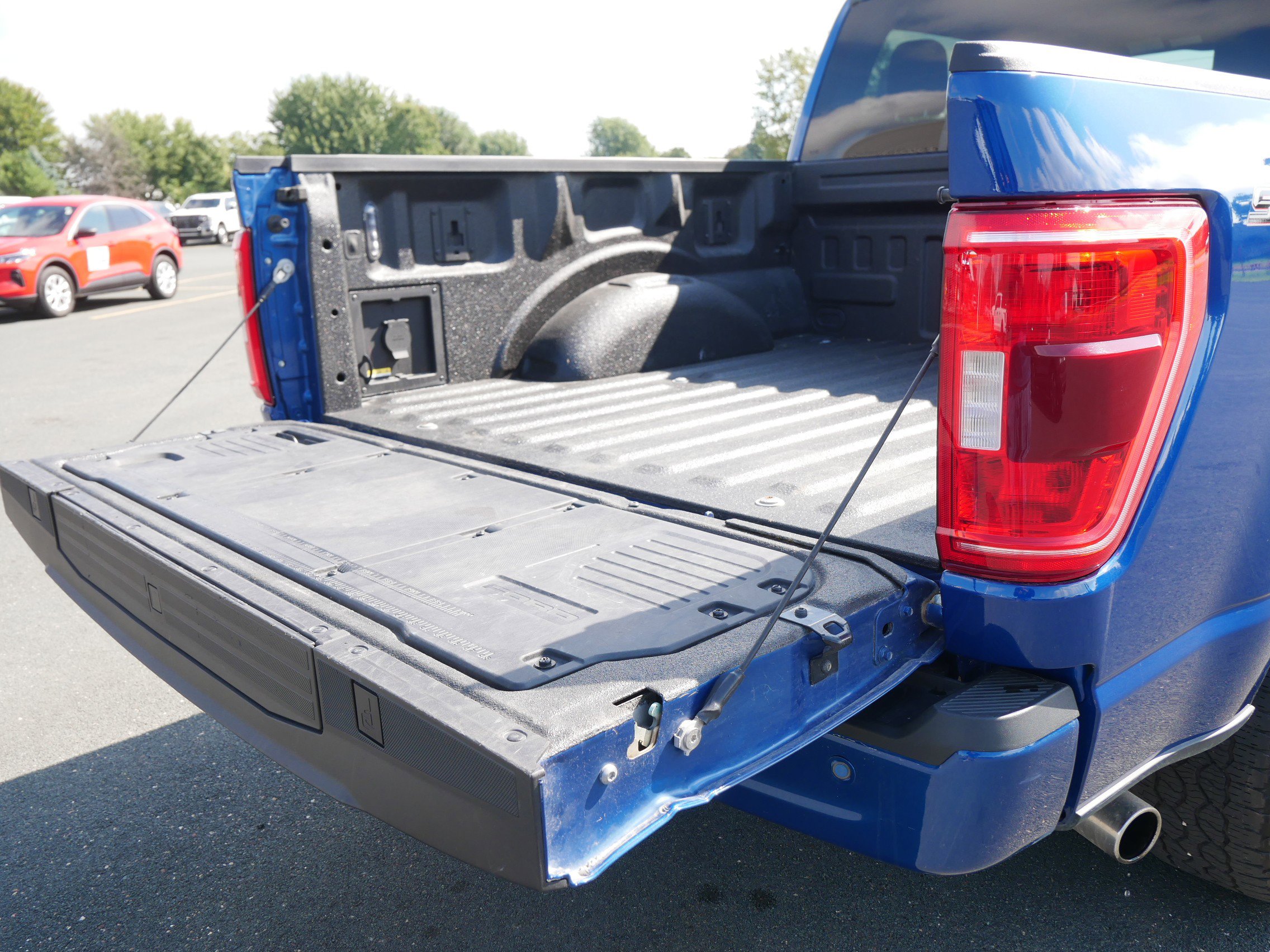 2023 Ford F-150 XLT photo 12