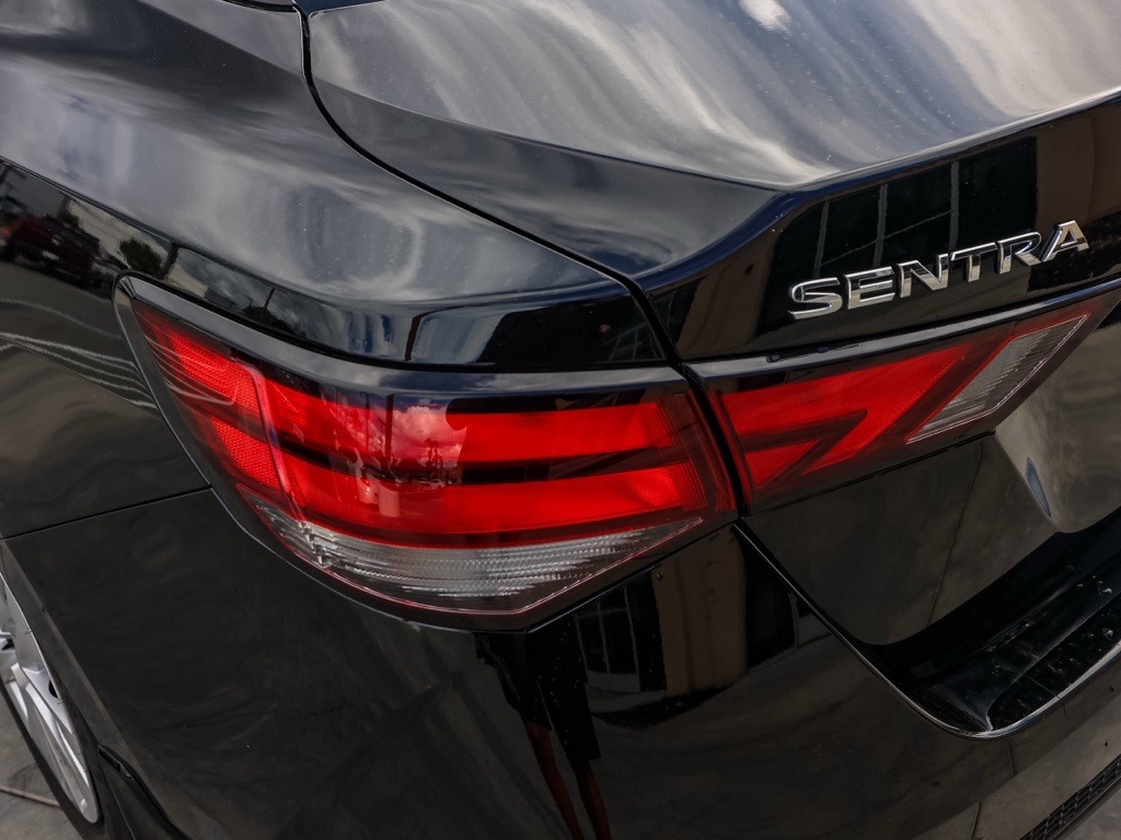 2025 Nissan Sentra S photo 4