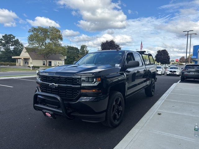 2017 Chevrolet Silverado 1500 Custom photo 5