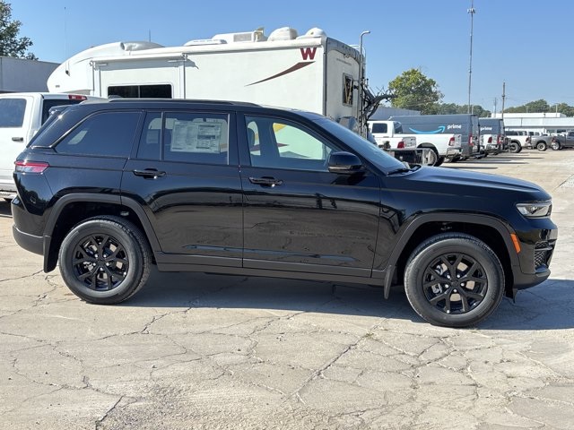 2025 Jeep Grand Cherokee Altitude X photo 2