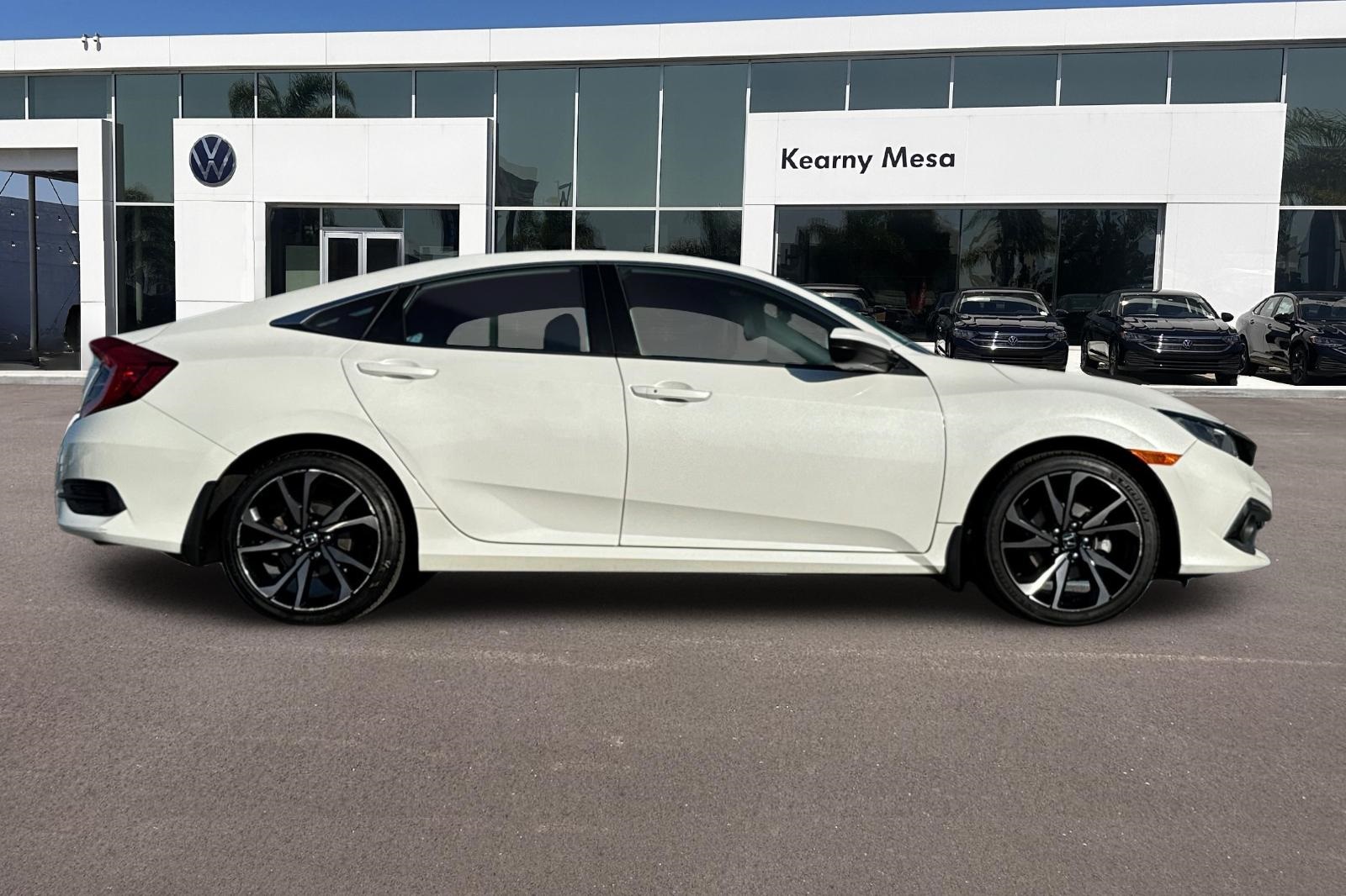 2019 Honda Civic Sport photo 2