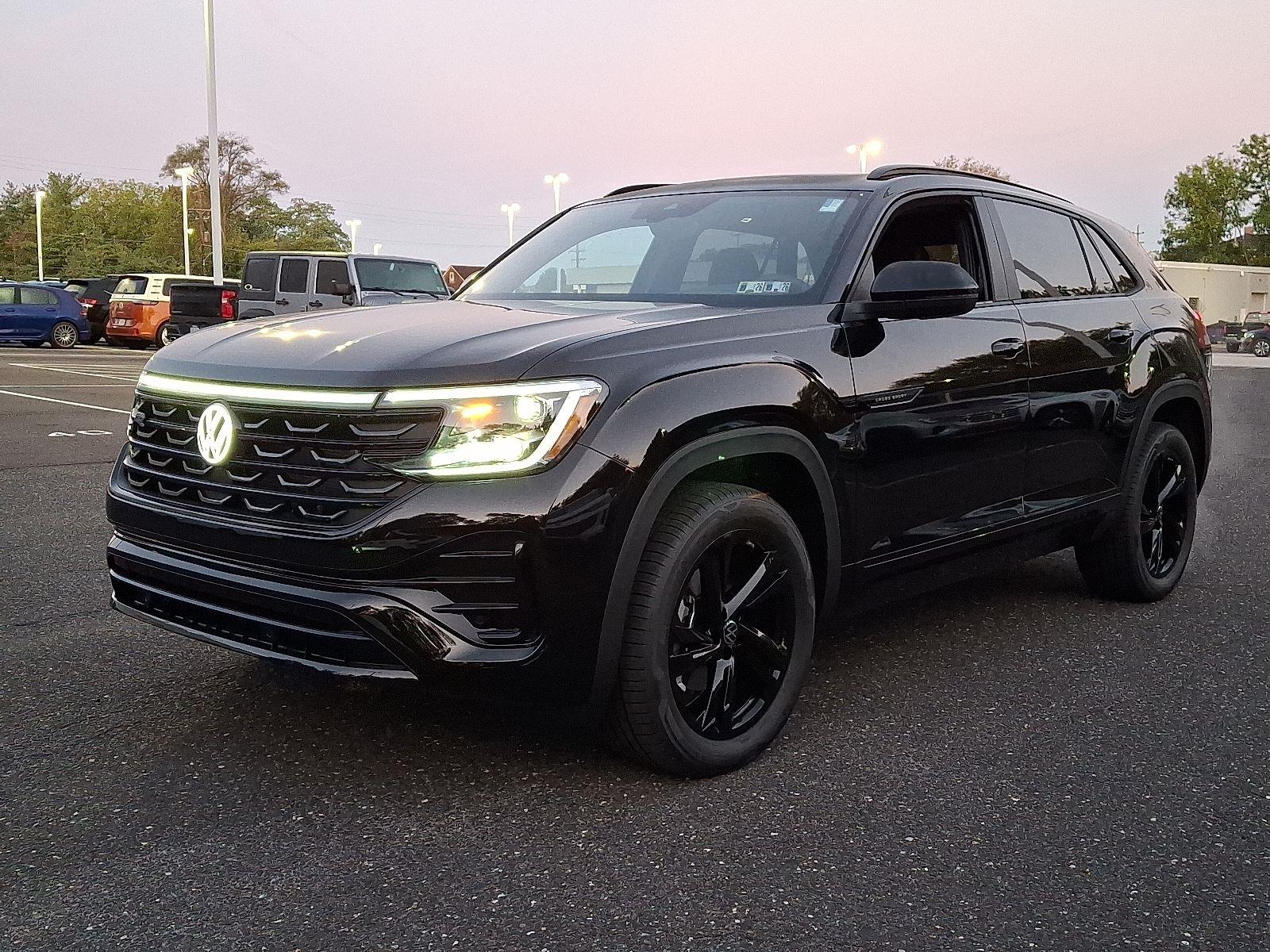 2026 Volkswagen Atlas Cross Sport SEL R-Line photo 3