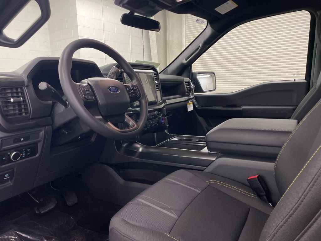 2025 Ford F-150 STX photo 4