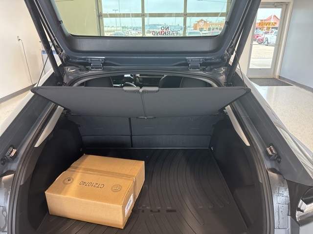 2026 Toyota Prius Plug-in Base photo 32