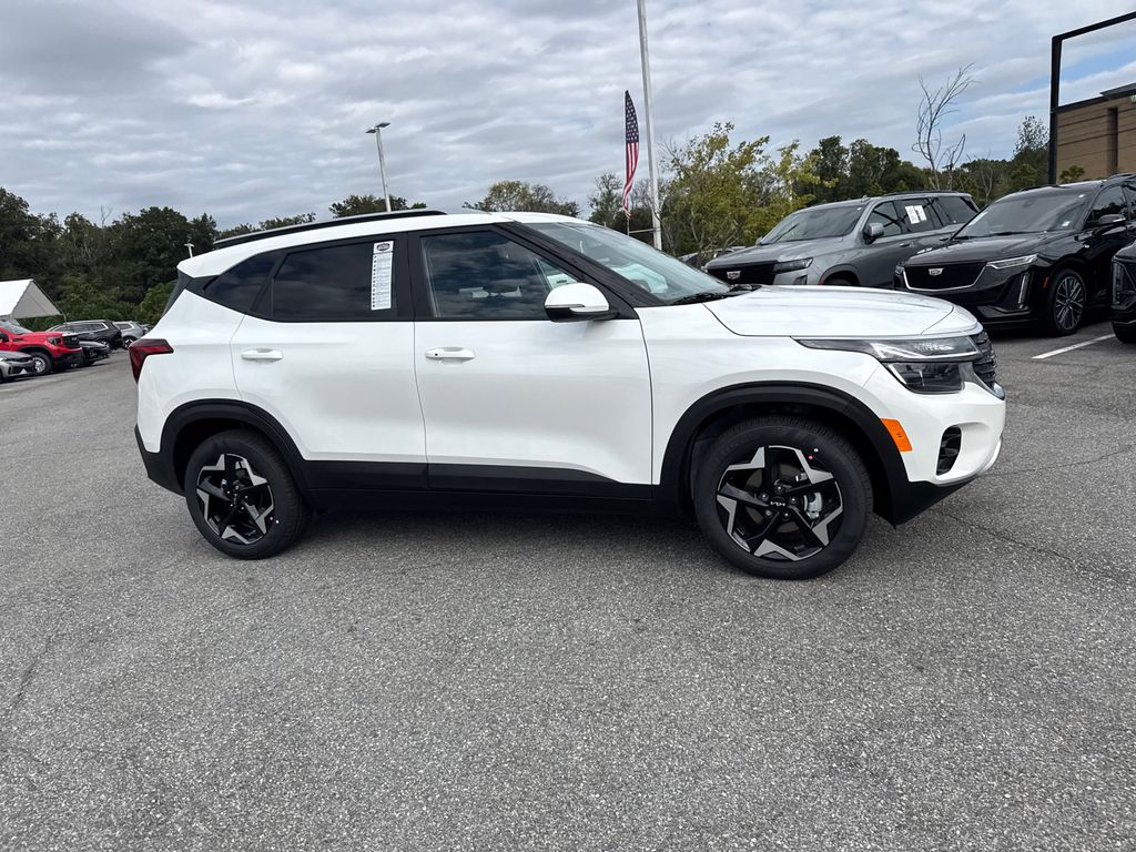 2026 Kia Seltos S photo 2