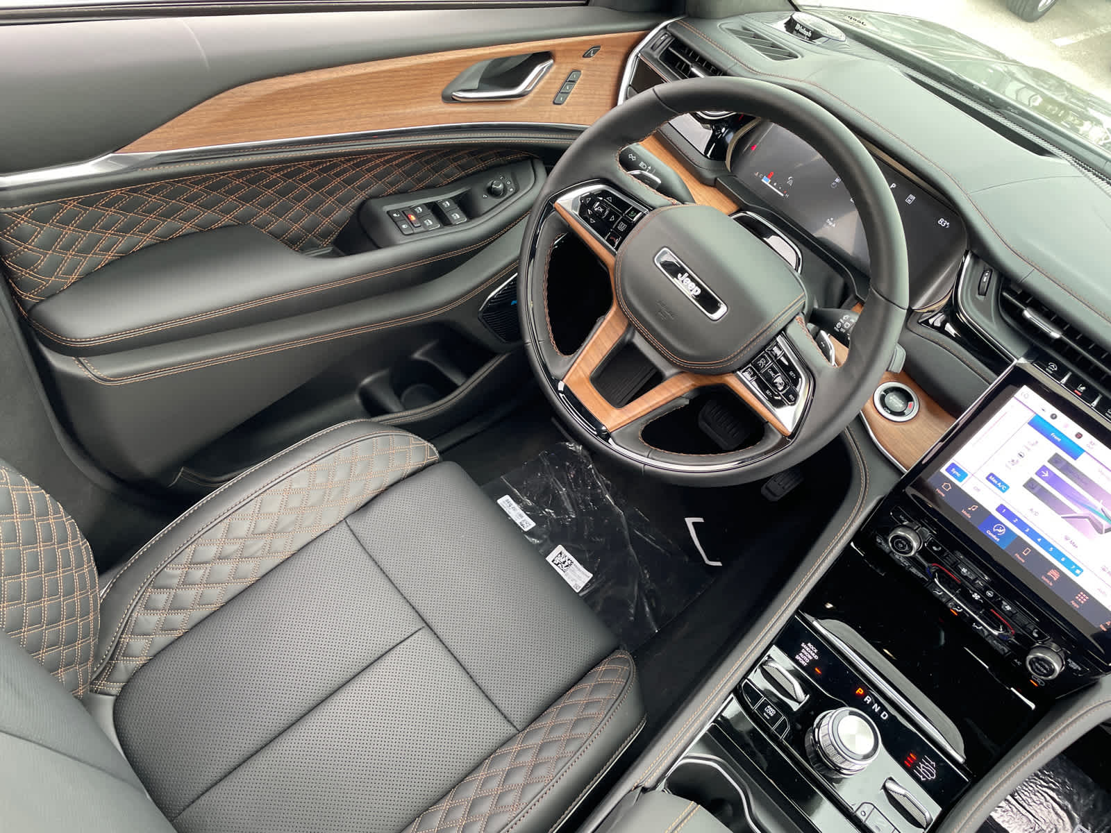 2025 Jeep Grand Cherokee Summit Reserve photo 15