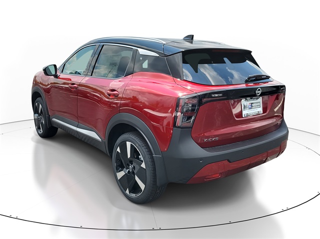 2025 Nissan Kicks SR photo 3