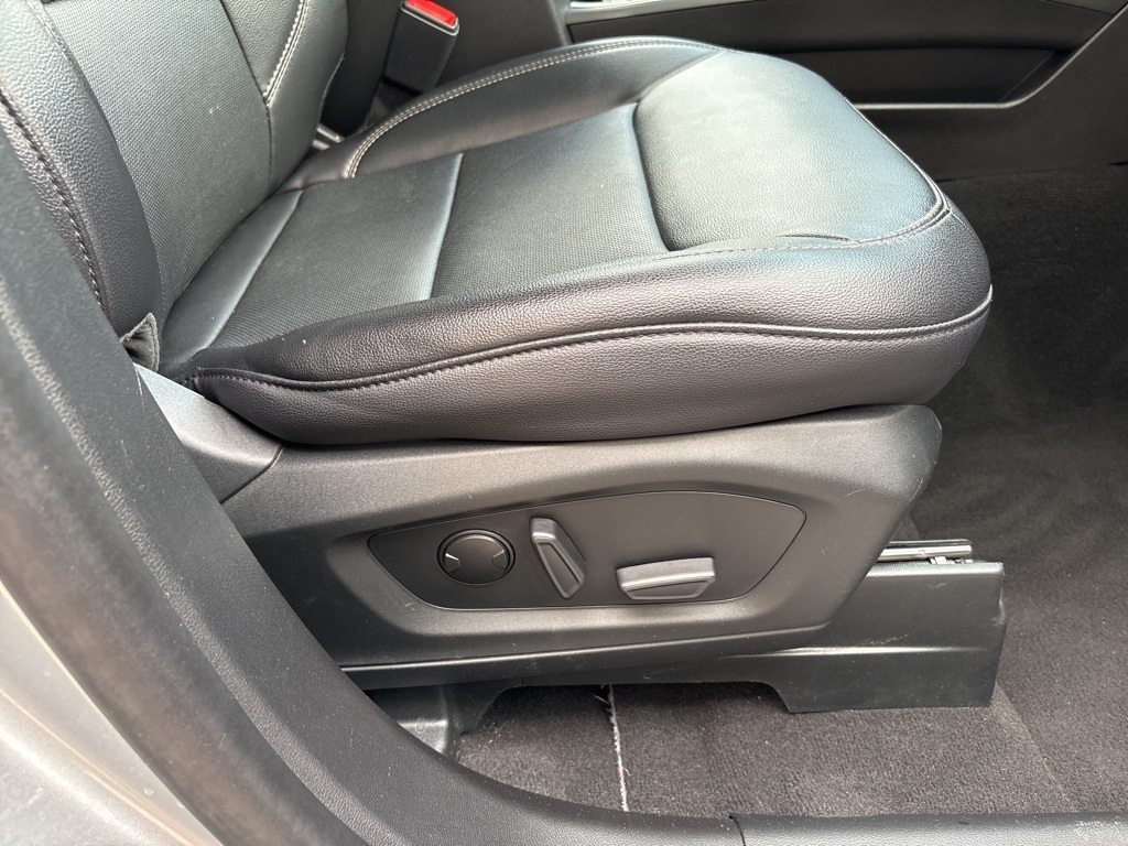 2023 Ford Explorer Limited photo 16