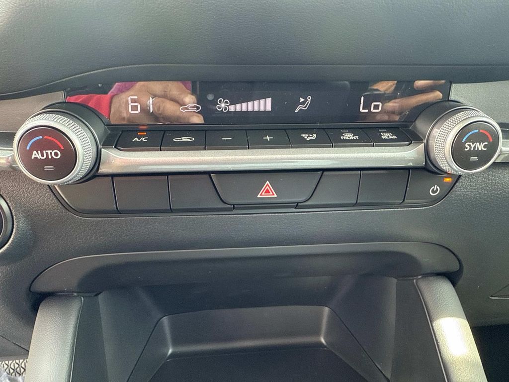 2025 Mazda Mazda3 2.5 Select Sport photo 27