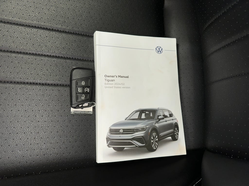 2024 Volkswagen Tiguan SE R-Line Black photo 16