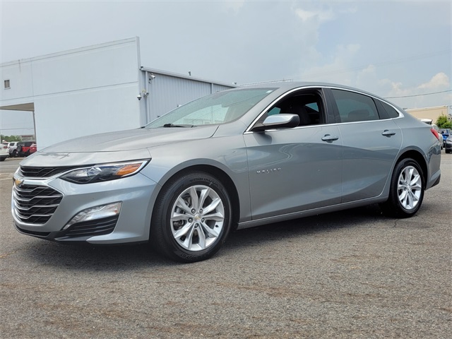 2024 Chevrolet Malibu 1LT photo 3