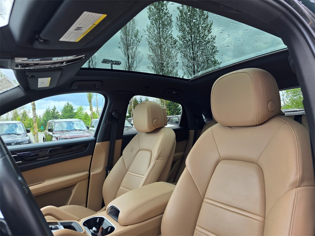 2021 Porsche Cayenne E-Hybrid Coupe Base photo 24