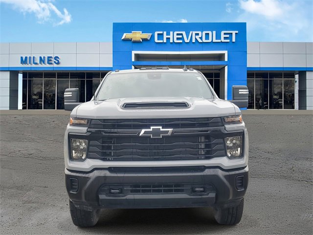 2024 Chevrolet Silverado 3500HD photo 2