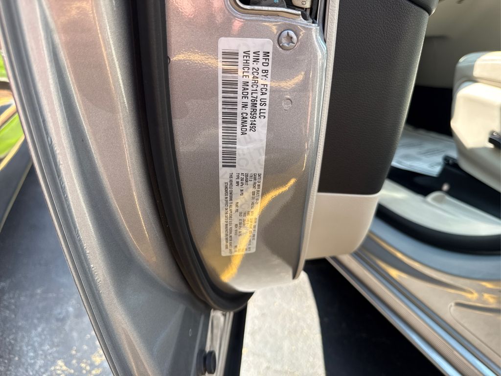 2021 Chrysler Pacifica Hybrid Touring L photo 18