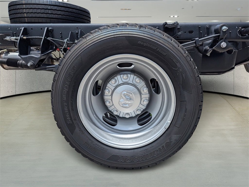 2025 Ram 5500 Tradesman photo 6