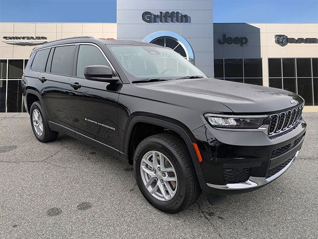 2025 Jeep Grand Cherokee L Laredo's photo