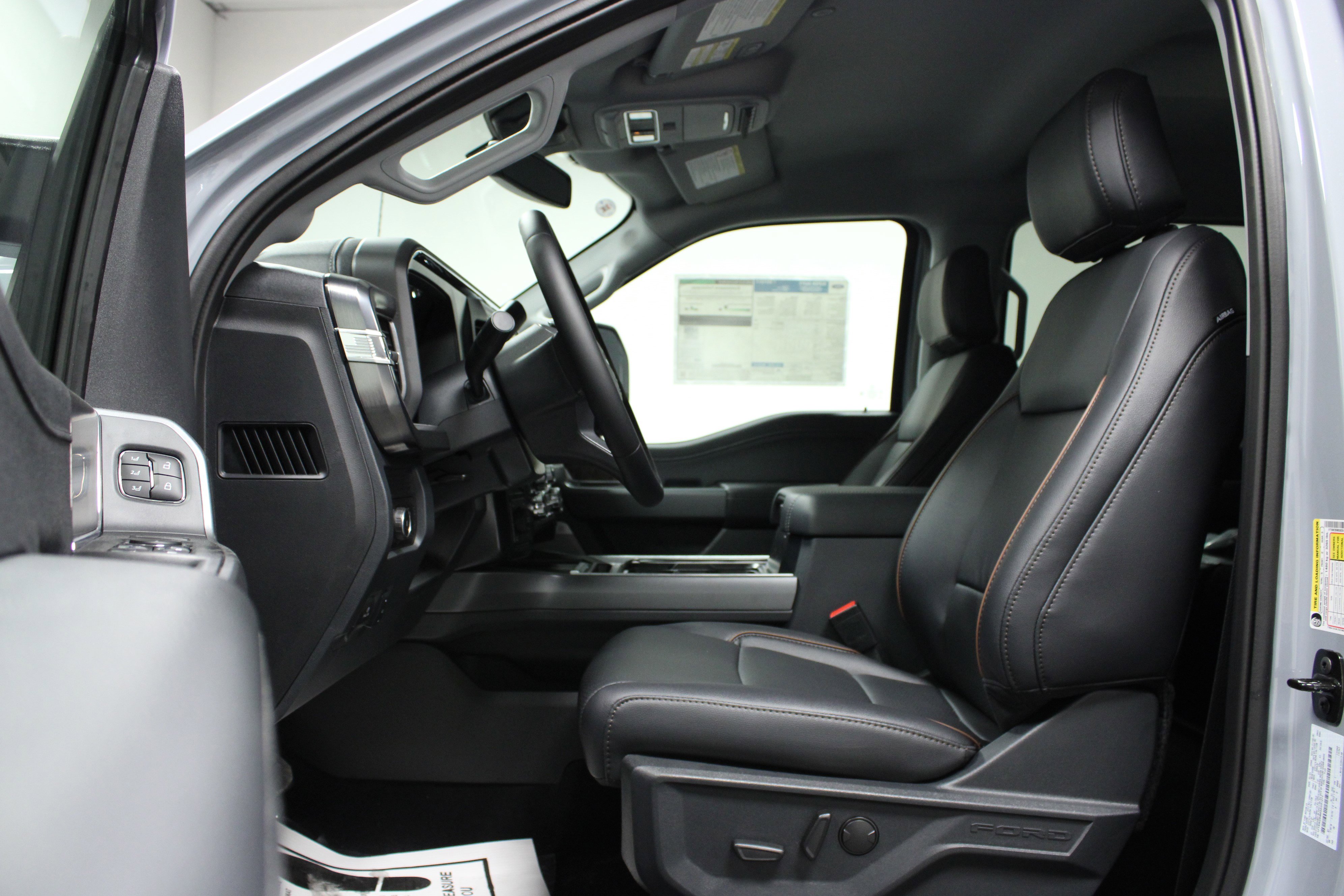 2025 Ford F-250 Lariat photo 11