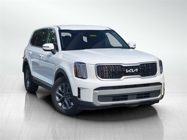 2023 Kia Telluride LX photo 2