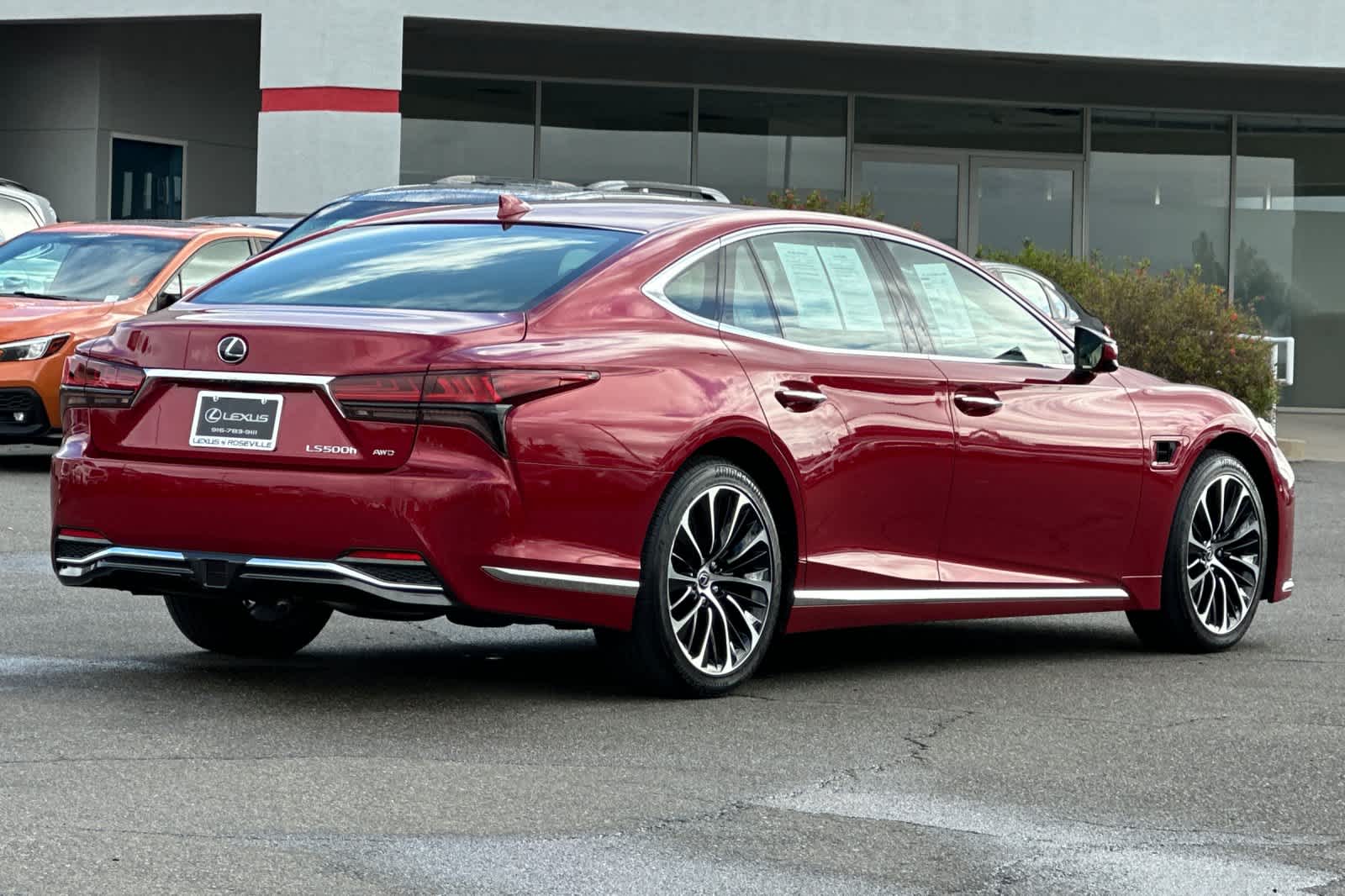 2023 Lexus LS 500h photo 2