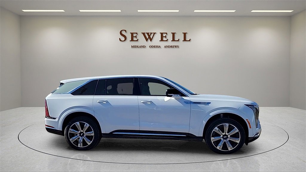 2025 Cadillac Escalade IQ Luxury photo 3