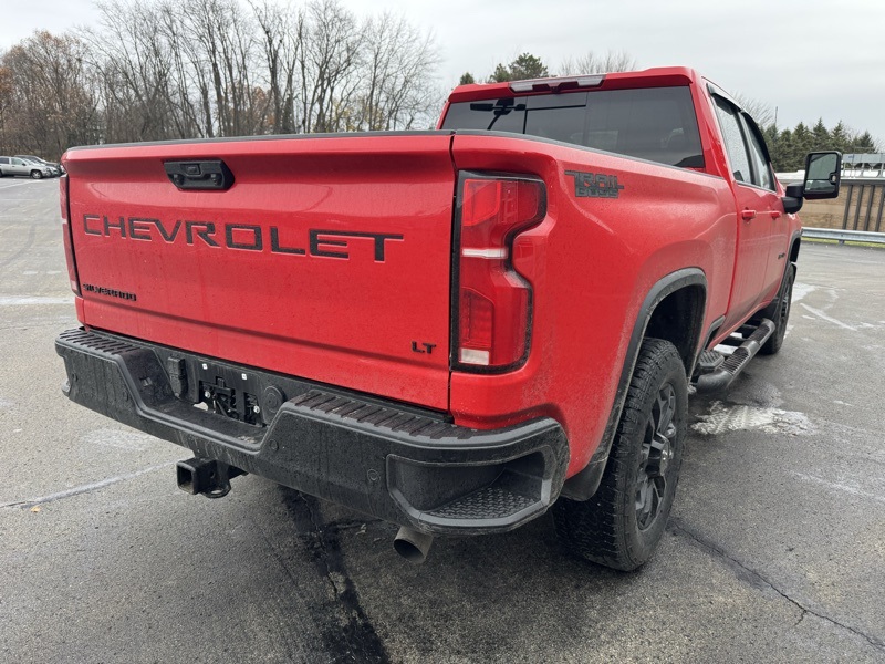 2025 Chevrolet Silverado 2500HD LT photo 2