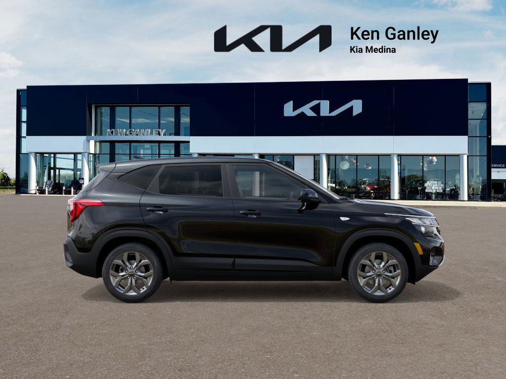 2026 Kia Seltos LX photo 6