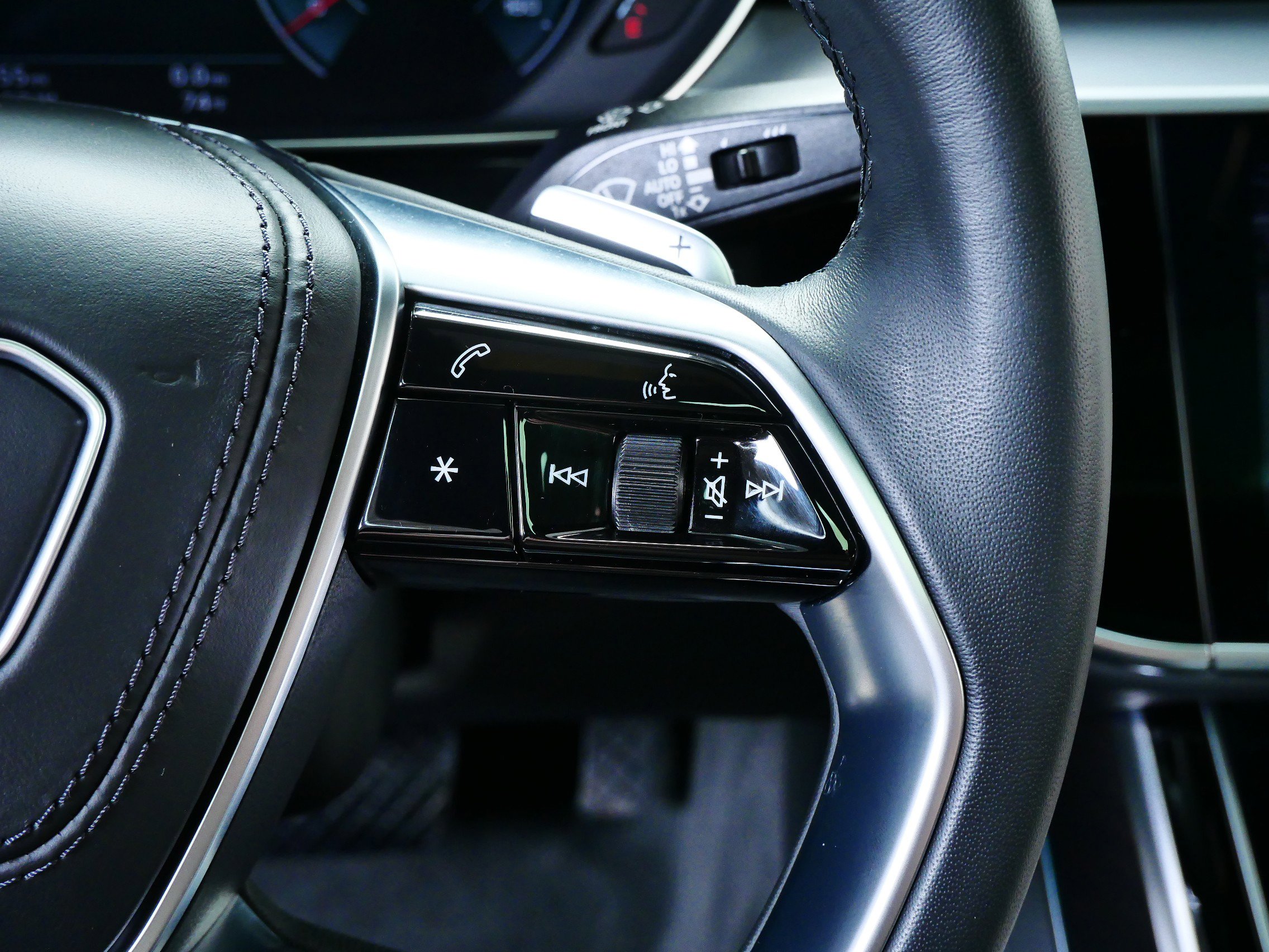 2022 Audi A8 L 55 photo 19