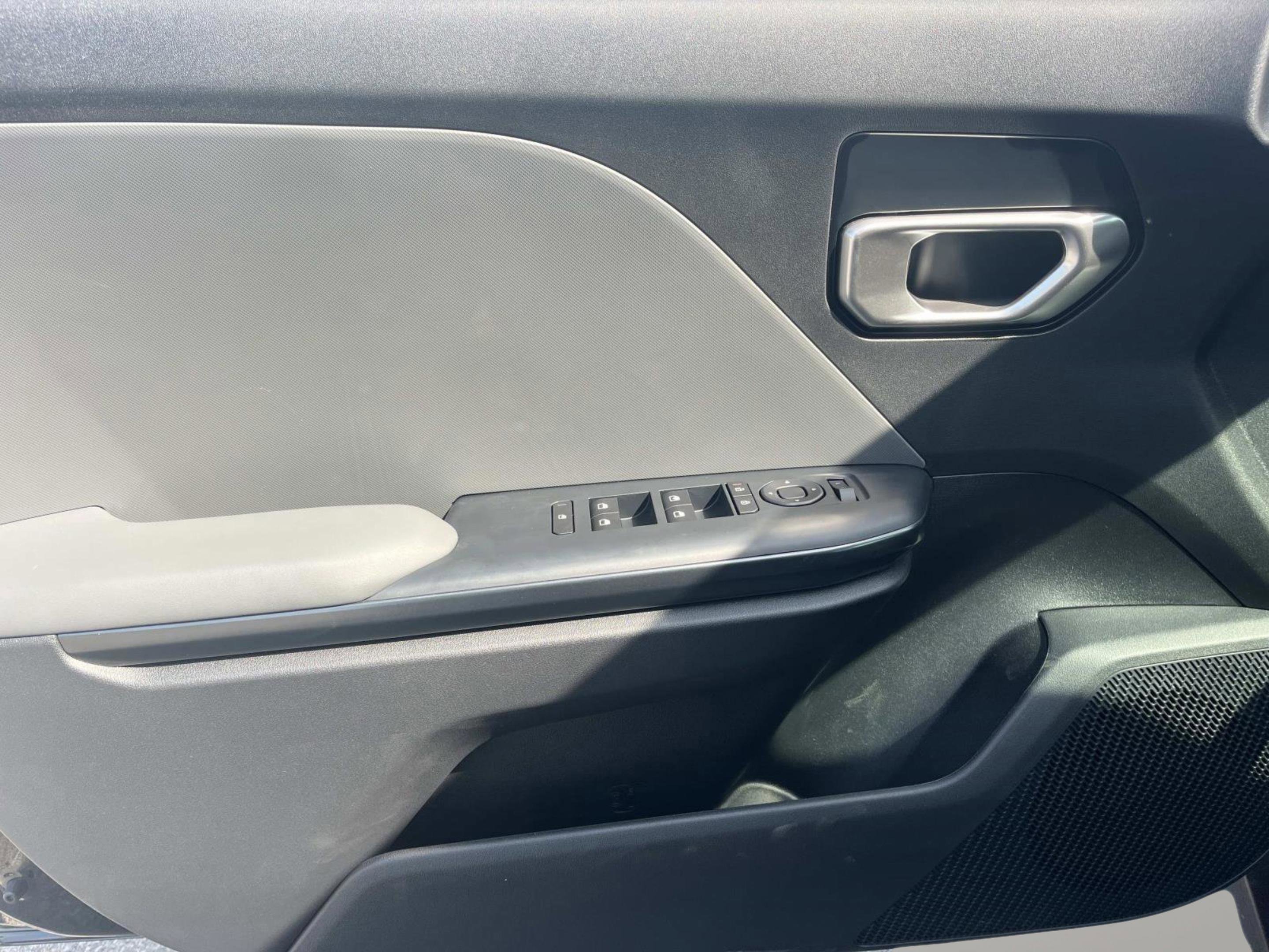 2025 Kia K4 LXS photo 18