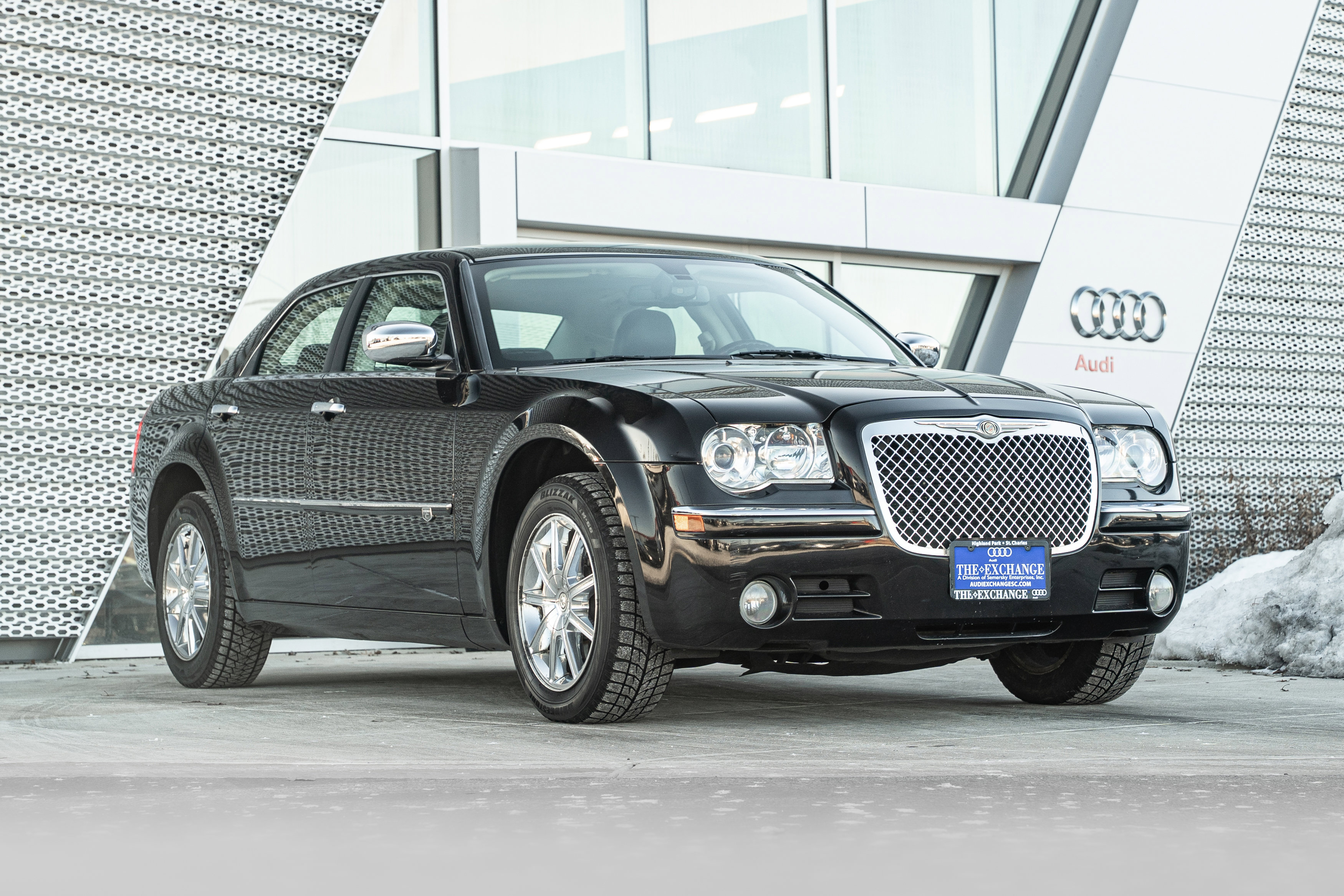 2010 Chrysler 300 C's photo