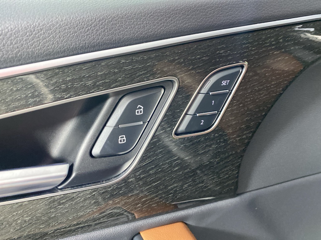 2023 Audi Q7 55 Premium Plus photo 6
