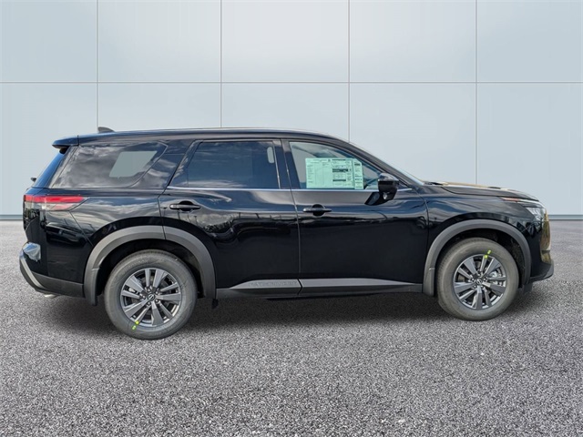 2025 Nissan Pathfinder S photo 3