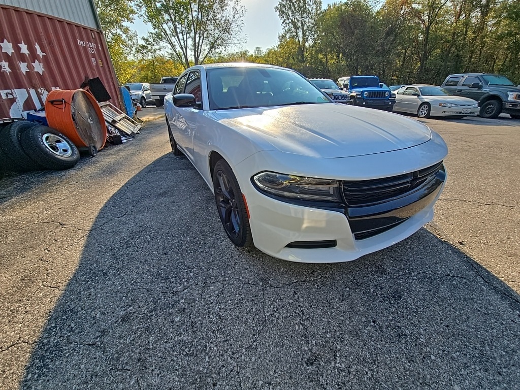 2019 Dodge Charger SXT photo 11
