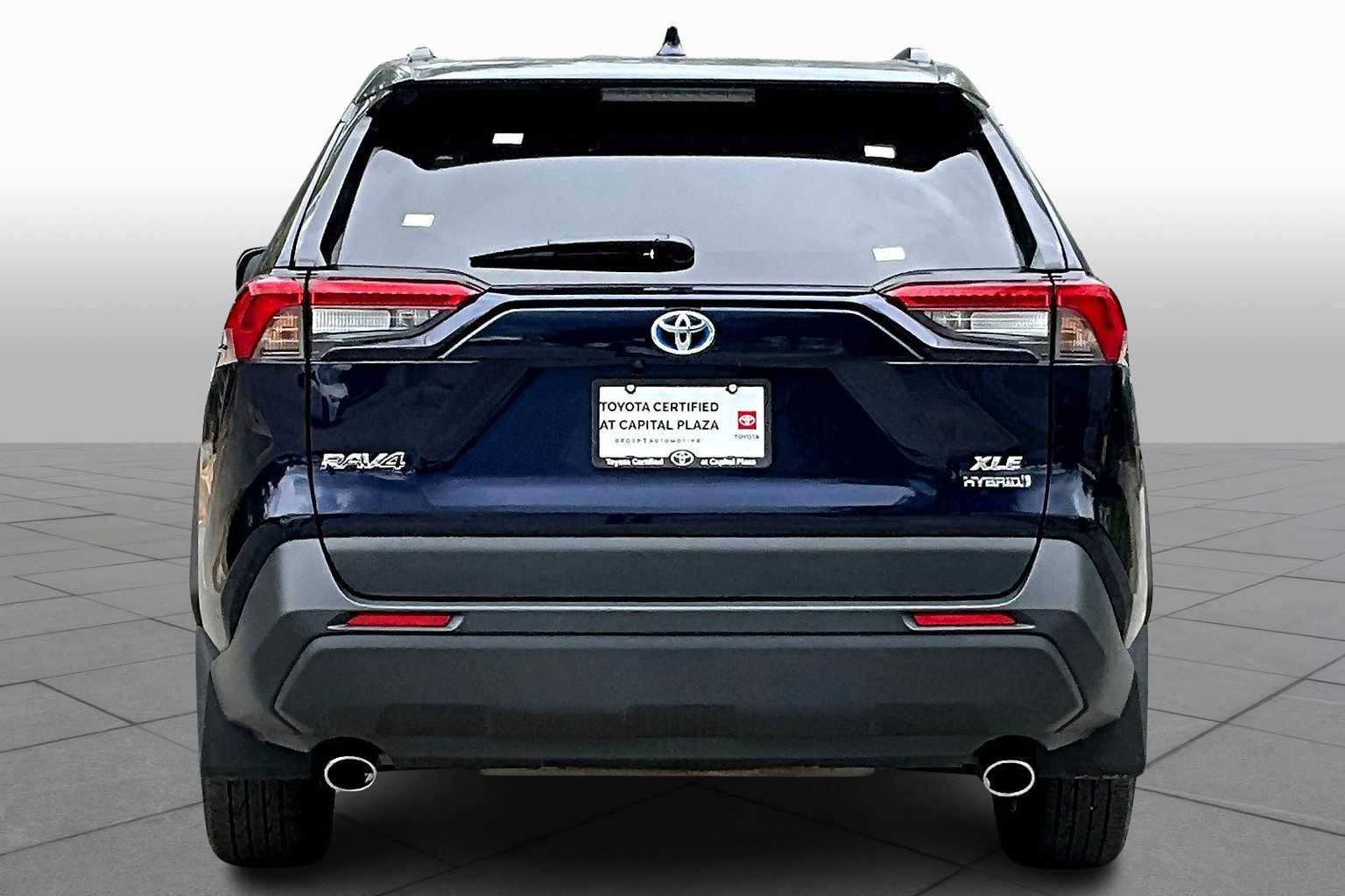 2024 Toyota RAV4 Hybrid XLE photo 4