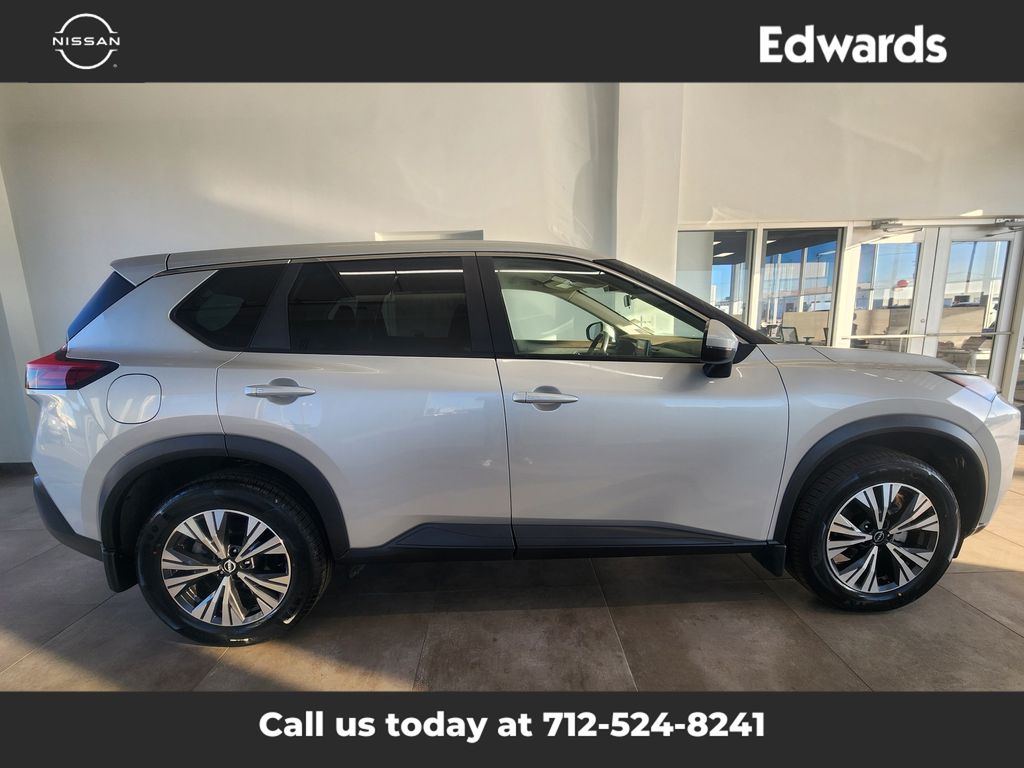 2023 Nissan Rogue SV's photo