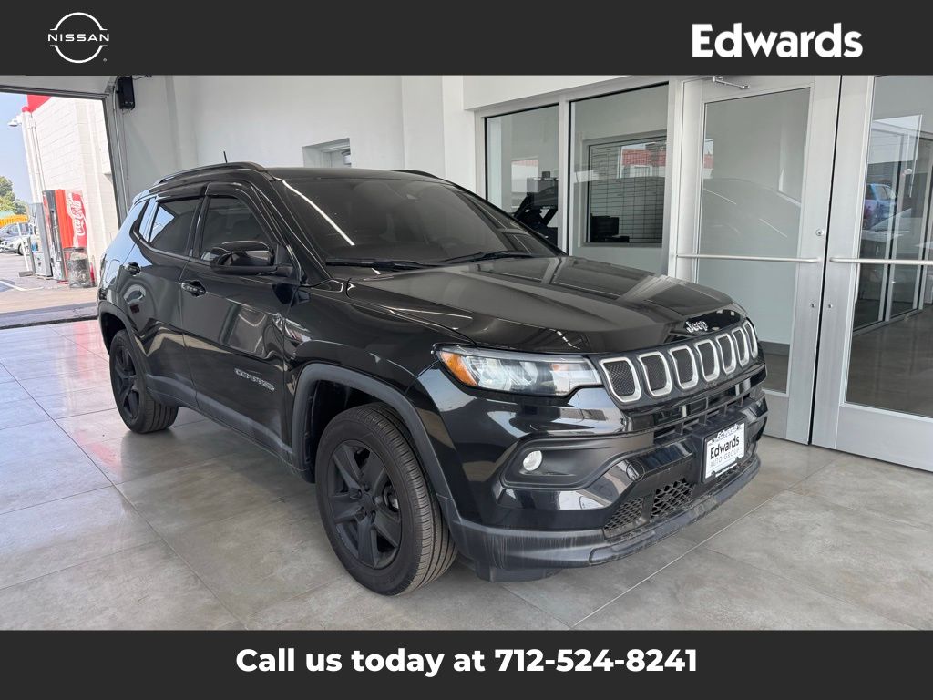 2022 Jeep Compass Latitude photo 2