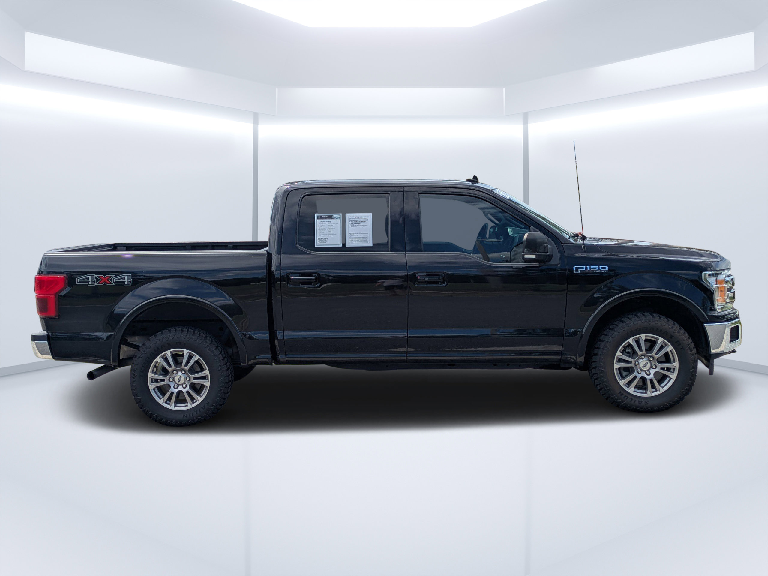 2020 Ford F-150 Lariat photo 2