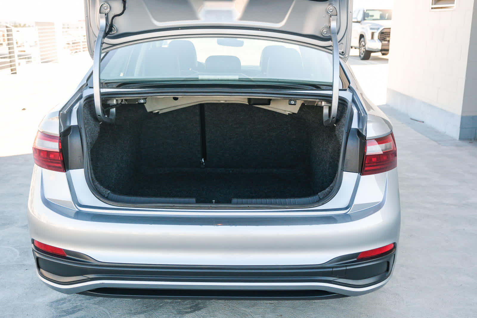 2024 Volkswagen Jetta SE photo 24