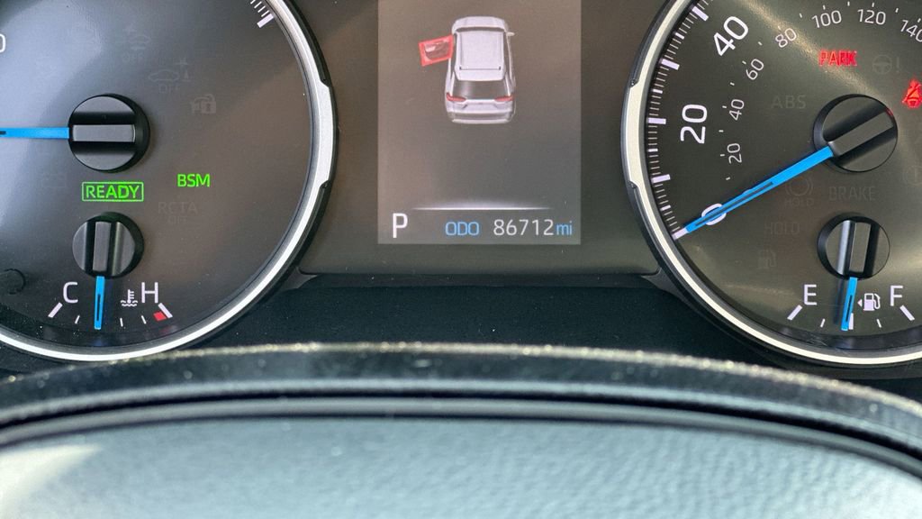 2021 Toyota RAV4 Hybrid XLE photo 10