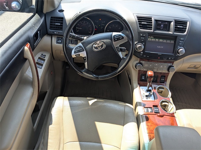 2011 Toyota Highlander Limited photo 11