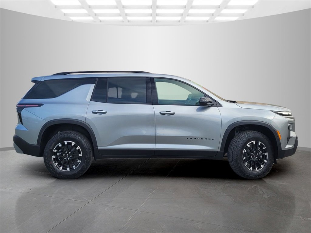 2026 Chevrolet Traverse Z71 photo 2