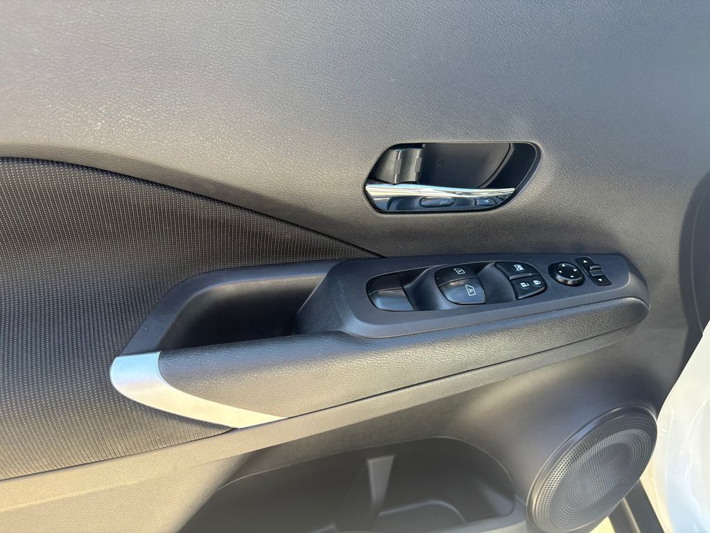 2023 Nissan Kicks SV photo 12