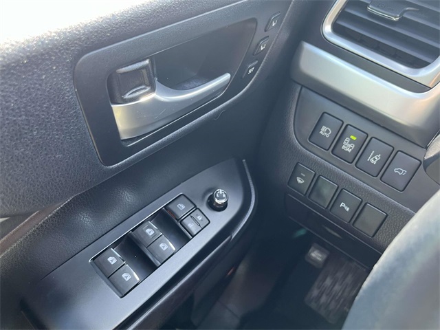 2016 Toyota Highlander Limited photo 32