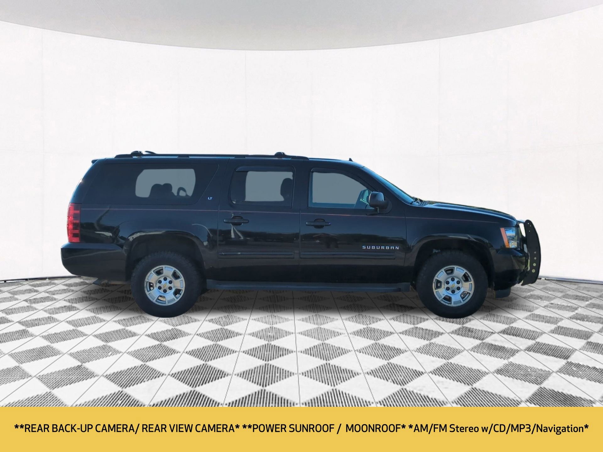 2013 Chevrolet Suburban LT photo 3
