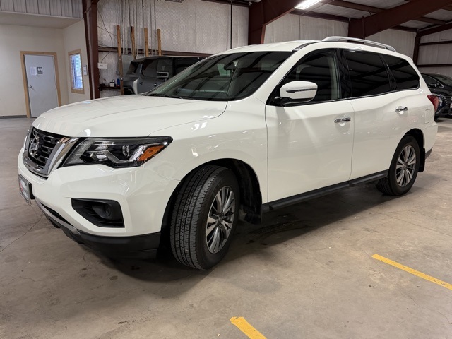 2019 Nissan Pathfinder S photo 4