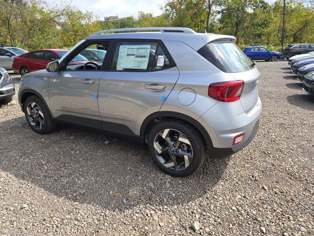 2026 Hyundai Venue SEL photo 2