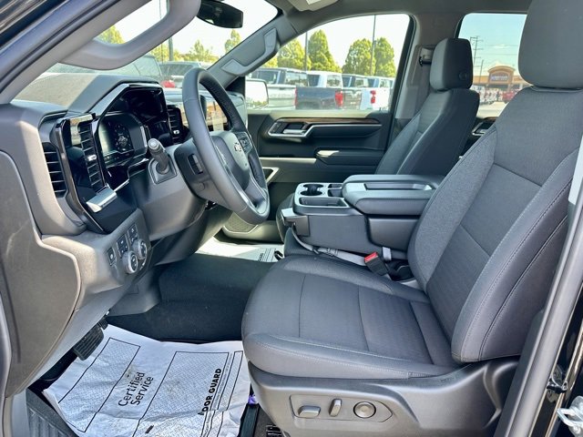 2025 Chevrolet Silverado 1500 LT photo 12