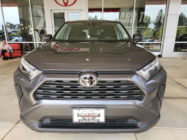 2023 Toyota RAV4 LE photo 4