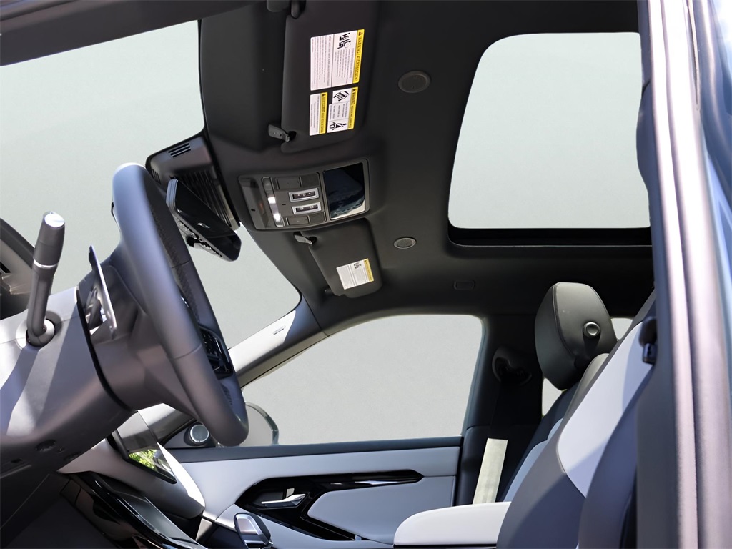2026 Land Rover Range Rover Evoque Dynamic SE photo 33
